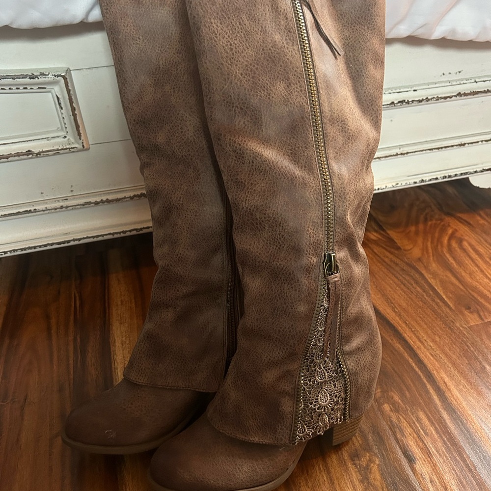 Brown Knee-High Women's Boots